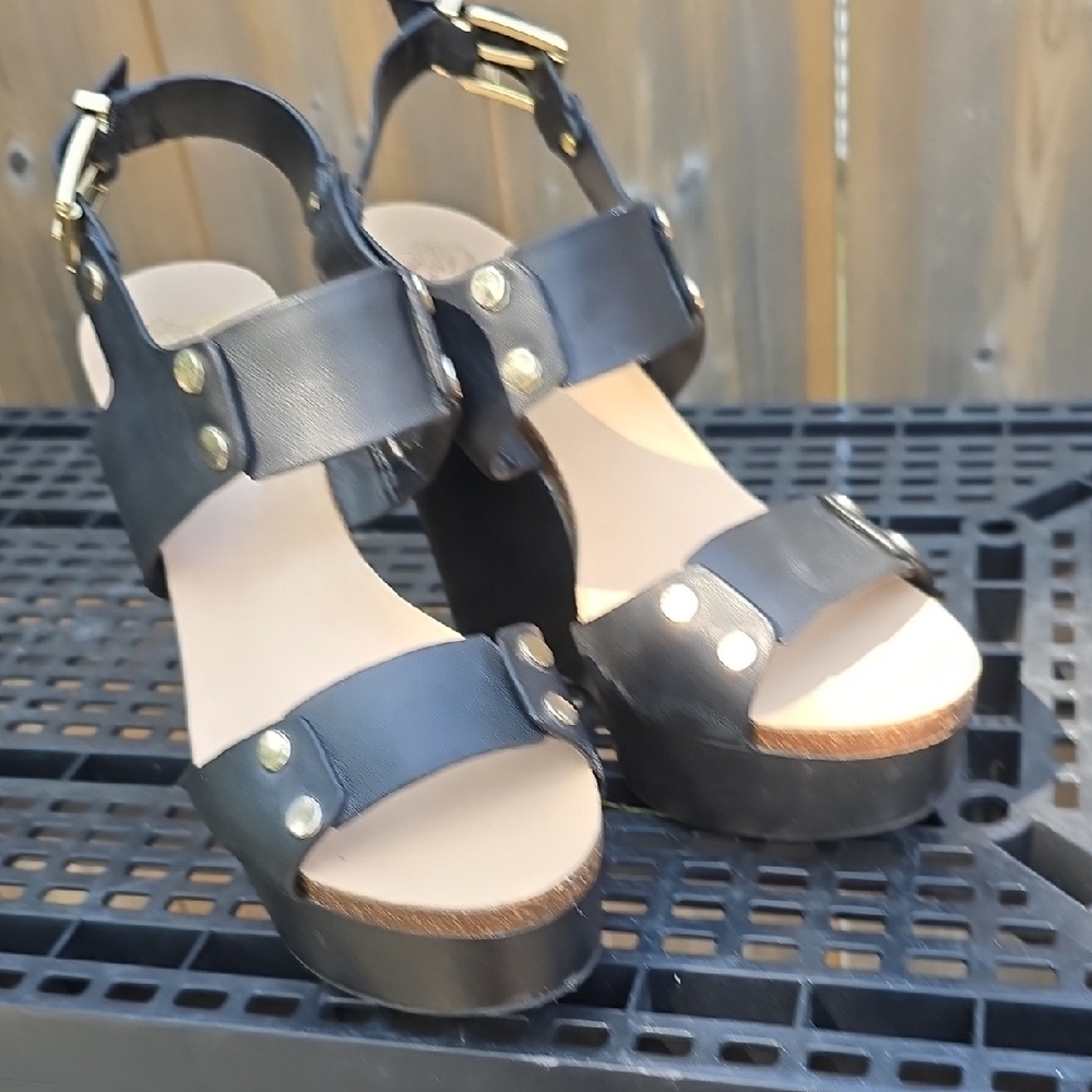 Vince Camuto Black Leather Platform Sandals